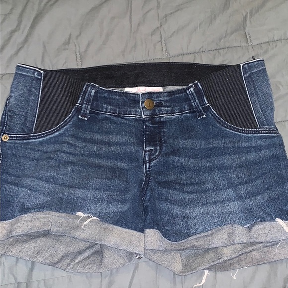 Maternity short - Picture 1 of 2